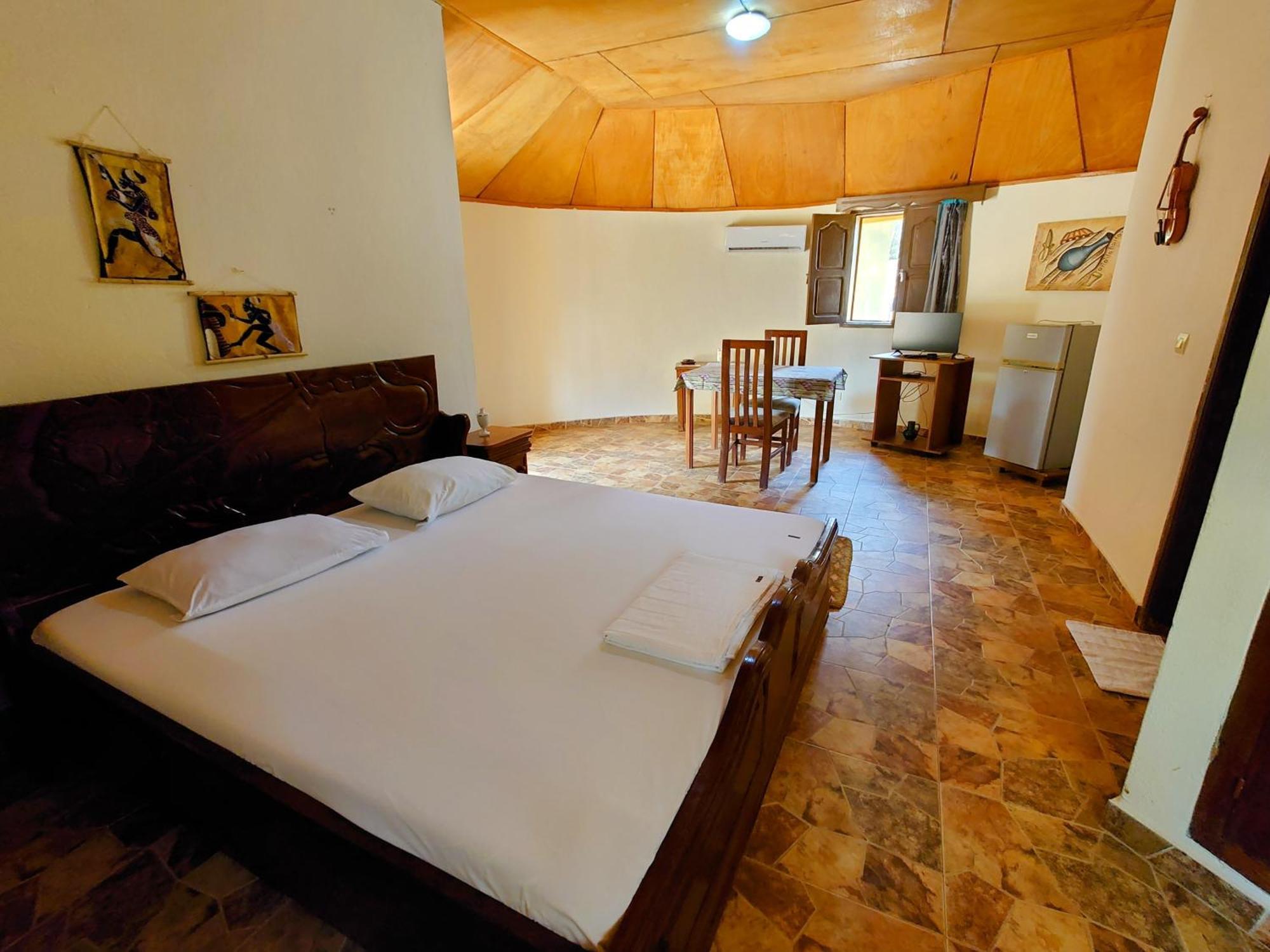 Rundbungalow Auf Lionsrest Grand-Bassam 外观 照片